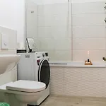 Amalia - Quiet 1br With Parking & Wi-fi *