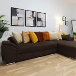 Daire Amalia - Quiet 1br With Parking & Wi-fi Bükreş