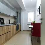 Daire Amalia - Quiet 1br With Parking & Wi-fi *
