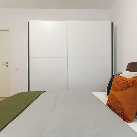 Amalia - Quiet 1br With Parking & Wi-fi Bukurešť