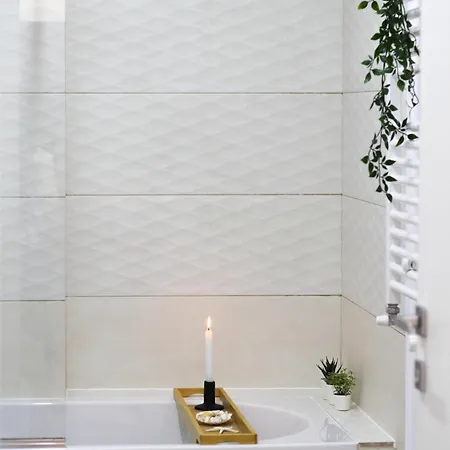 Amalia - Quiet 1br With Parking & Wi-fi Appartamento Bucarest