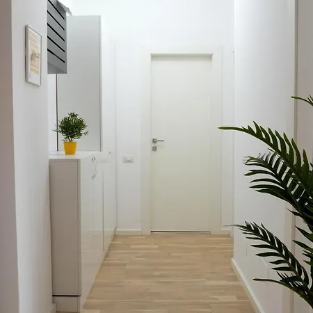 Daire Amalia - Quiet 1br With Parking & Wi-fi Bükreş