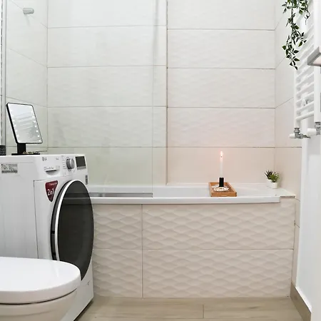 Daire Amalia - Quiet 1br With Parking & Wi-fi *