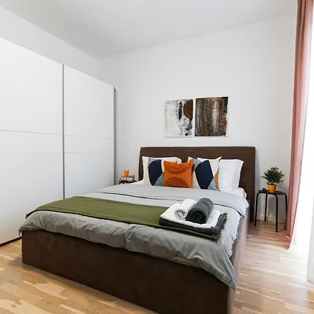 Amalia - Quiet 1br With Parking & Wi-fi * Bucarest