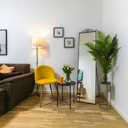 Apartment Amalia - Quiet 1br With Parking & Wi-fi
