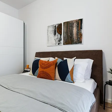 Amalia - Quiet 1br With Parking & Wi-fi * Bucarest