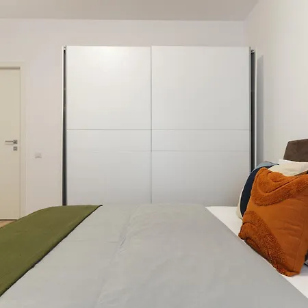 Amalia - Quiet 1br With Parking & Wi-fi Bucarest