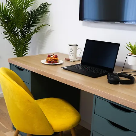 Amalia - Quiet 1br With Parking & Wi-fi Daire