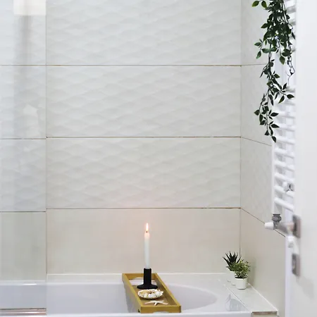 Amalia - Quiet 1br With Parking & Wi-fi