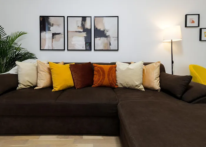 Amalia - Quiet 1br With Parking & Wi-fi Бухарест