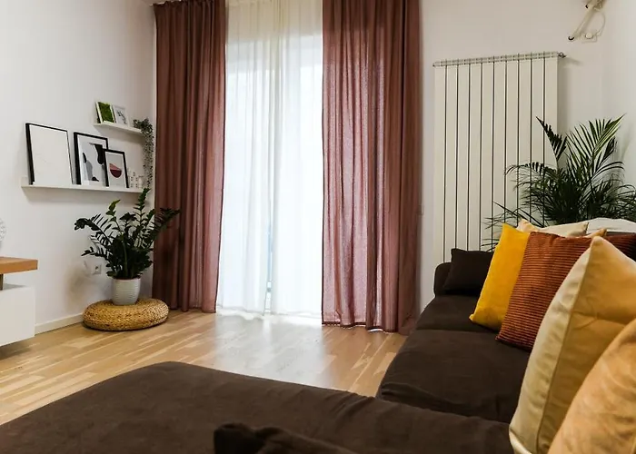 Апартаменты Amalia - Quiet 1br With Parking & Wi-fi