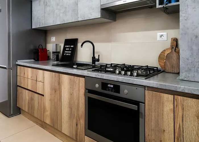 Amalia - Quiet 1br With Parking & Wi-fi Апартаменты