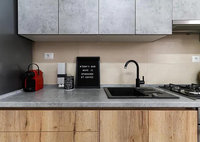 Apartman Amalia - Quiet 1br With Parking & Wi-fi *