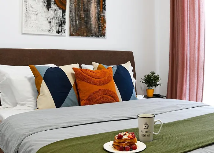 Апартаменты Amalia - Quiet 1br With Parking & Wi-fi