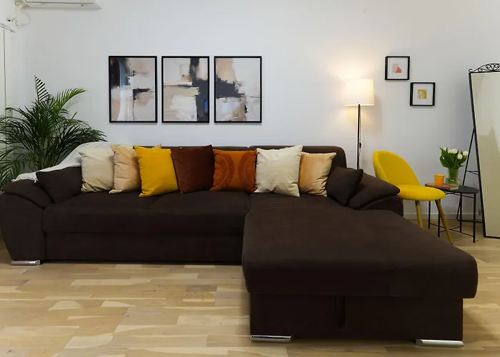Amalia - Quiet 1br With Parking & Wi-fi Бухарест