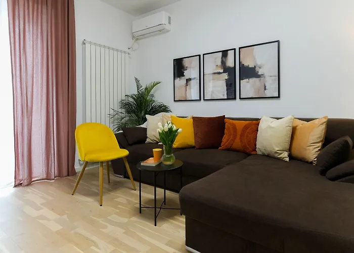 Апартаменты Amalia - Quiet 1br With Parking & Wi-fi
