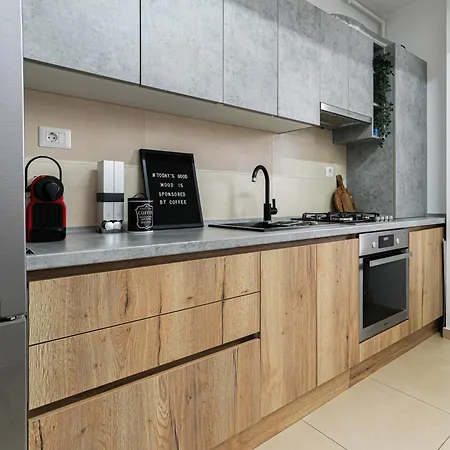 Amalia - Quiet 1br With Parking & Wi-fi Апартаменты *