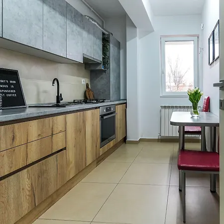 Апартаменты Amalia - Quiet 1br With Parking & Wi-fi Бухарест