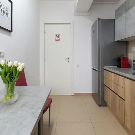 Amalia - Quiet 1br With Parking & Wi-fi Апартаменты Бухарест