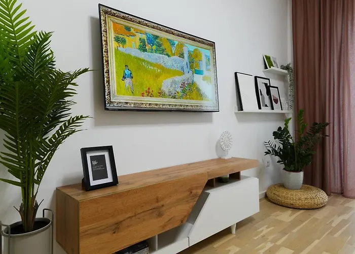 Amalia - Quiet 1br With Parking & Wi-fi * Бухарест