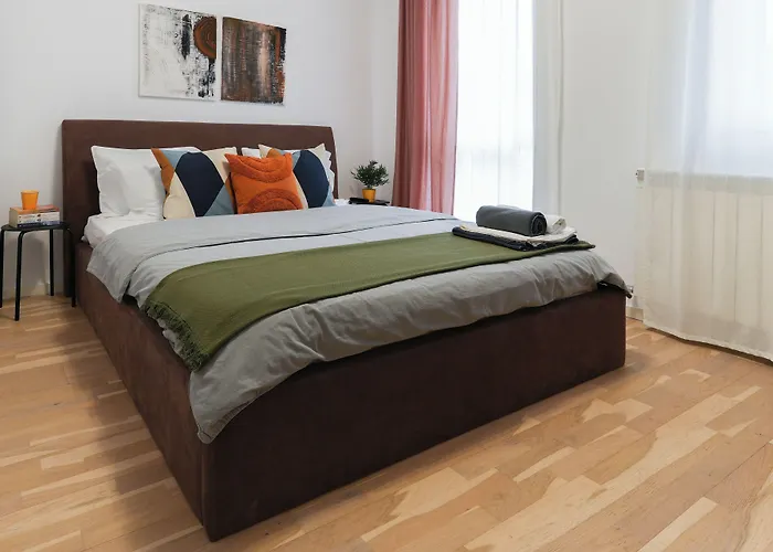 Amalia - Quiet 1br With Parking & Wi-fi Апартаменты *