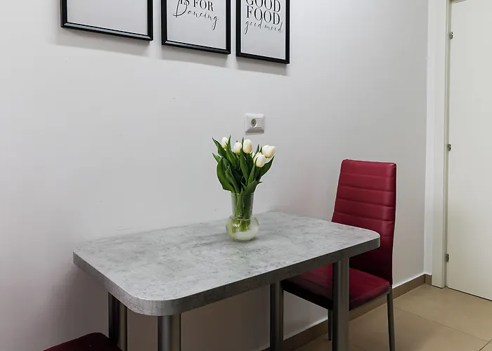 Lägenhet Amalia - Quiet 1br With Parking & Wi-fi Bukarest